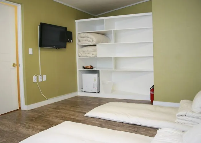 Crib 49 Guesthouse Seoul - Foreigner Only