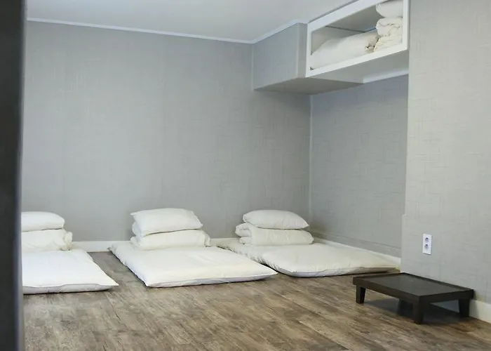 Crib 49 Guesthouse Seoul - Foreigner Only