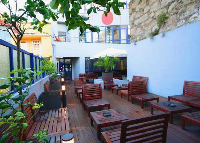 Albergue: Pilot Design Hostel & Bar