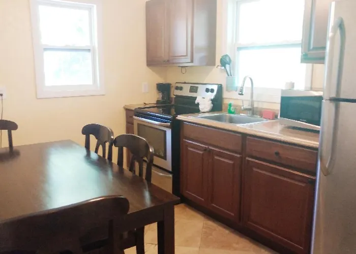 Hidden Harbor Suites