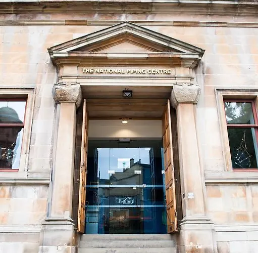 Family Hotel: The Pipers' Tryst Hotel