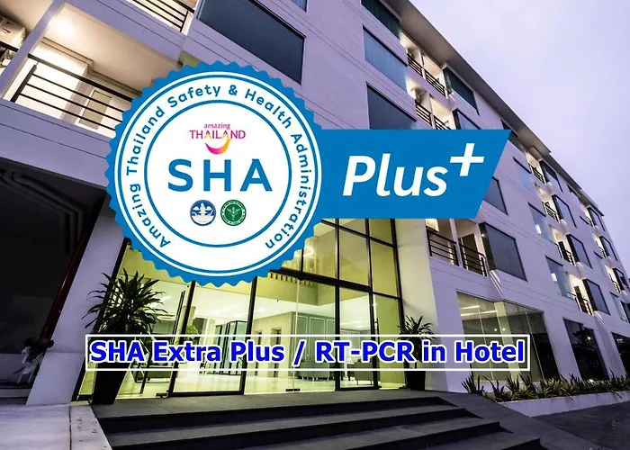 Hotel with pool: The Airport Courtyard Suvarnabhumi Airport