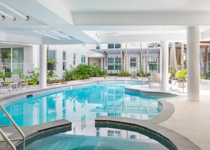 Hot Tub in Room Emerald Noosa