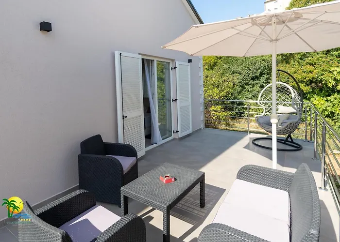 Villa Green Palm