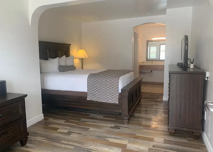 Hanging Lake Inn