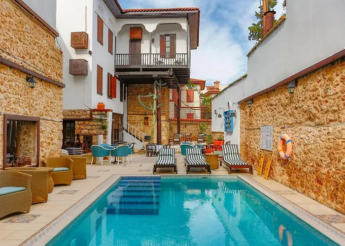 3-Sterne-Hotel: Atelya Art Hotel