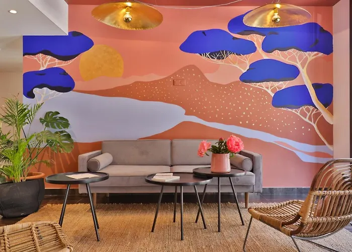 Cheap hotel: Hotel Du Pin Nice Port