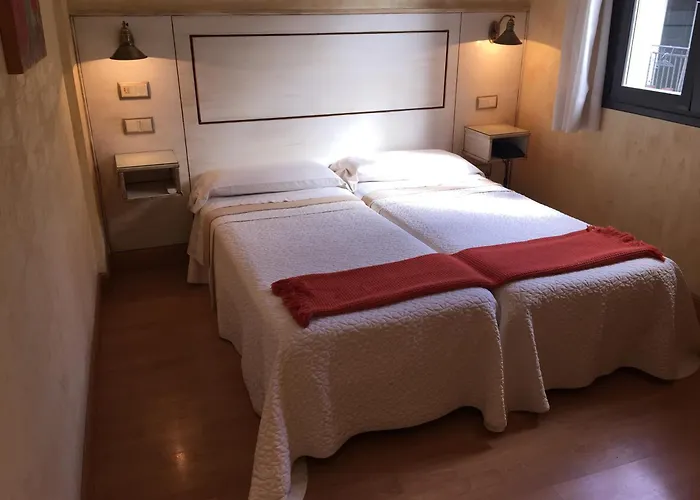 Hotel Jacuzzi: Hotel Castillo de Javier