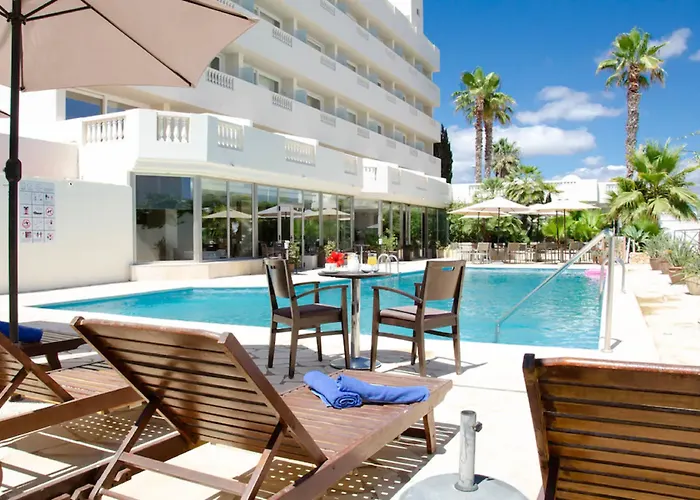  Fergus Paraiso Beach - Adults Only