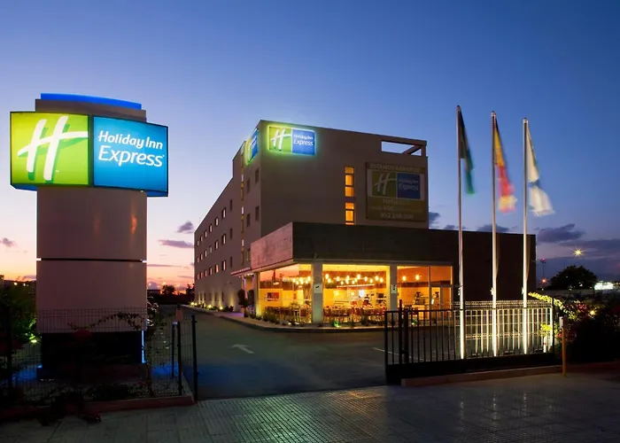 Holiday Inn Express Airport By Ihg