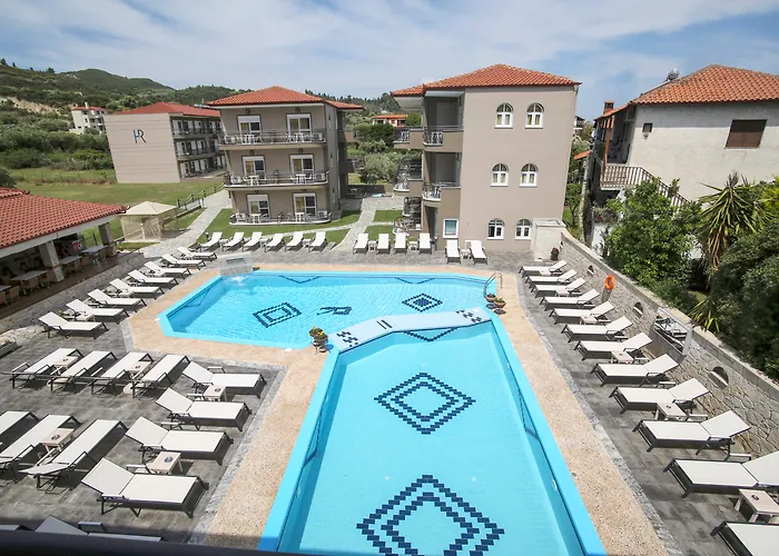 Royal Hotel And Suites