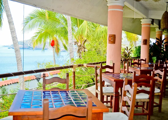 Pet Friendly hotel: Hotel Catalina Beach Resort