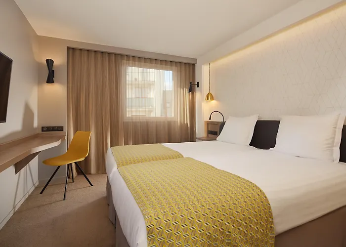 Pet Friendly hotel: Auteuil Tour Eiffel