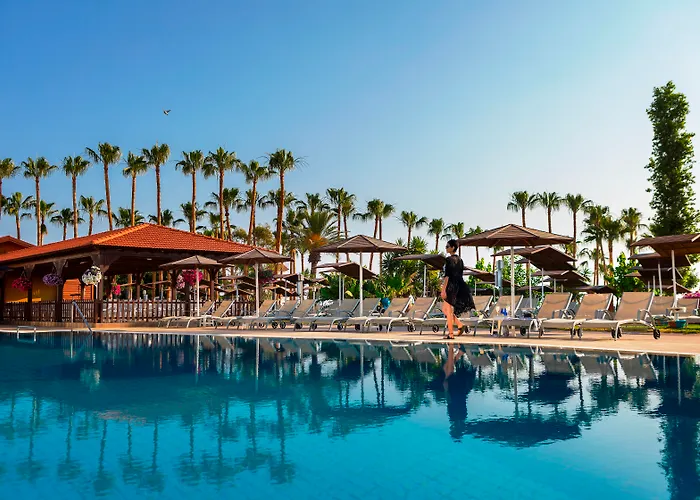 Cavo Maris Beach Hotel