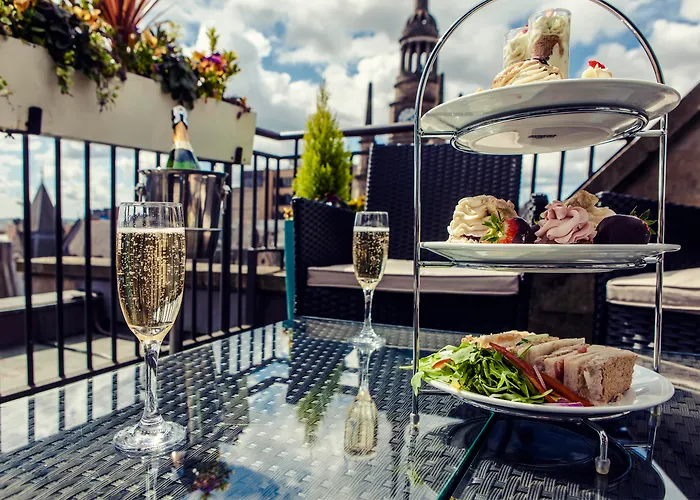 Hotel: Carlton George Hotel