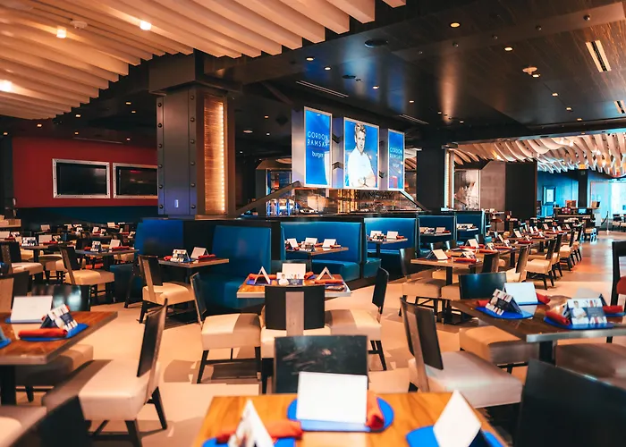 Casino hotel: Planet Hollywood Resort & Casino