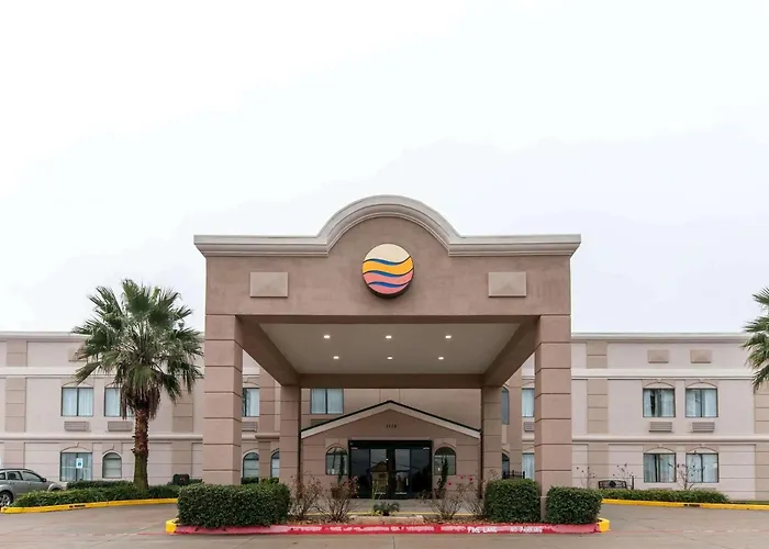 Hotel with pool: Comfort Inn North Conroe