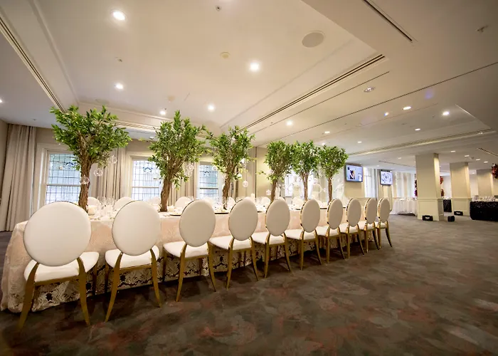 Luxury hotel only: Sydney Harbour Marriott Hotel At Circular Quay