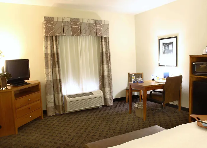 Family Hotel: Hampton Inn & Suites Chesapeake-Square Mall