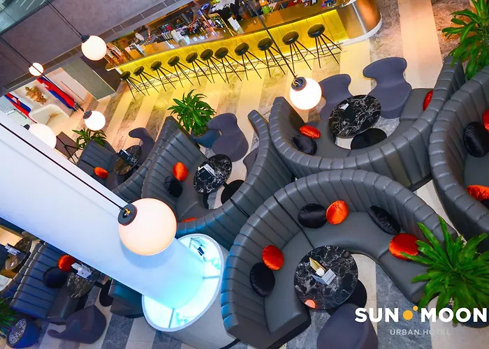 Sun & Moon, Urban Hotel