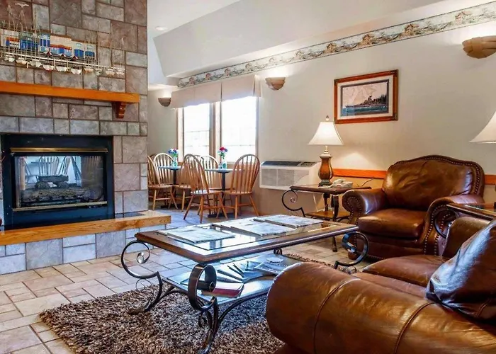 Quality Inn & Suites Bremerton Near Naval Shipyard