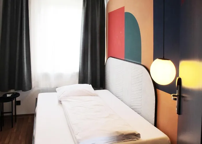 Günstiges Hotel: The Dot | 24/7 Checkin