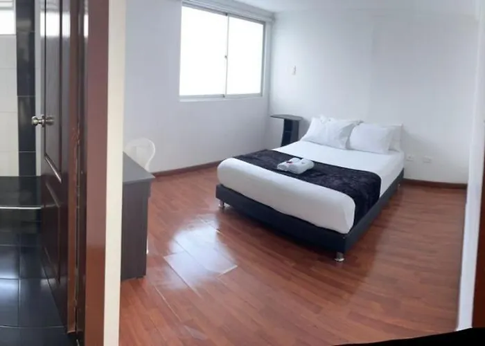 Cheap hotel: Hotel Embassy Star