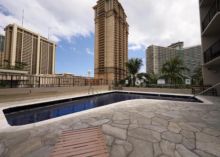 Hotel near College: Apartments At Palms Waikiki