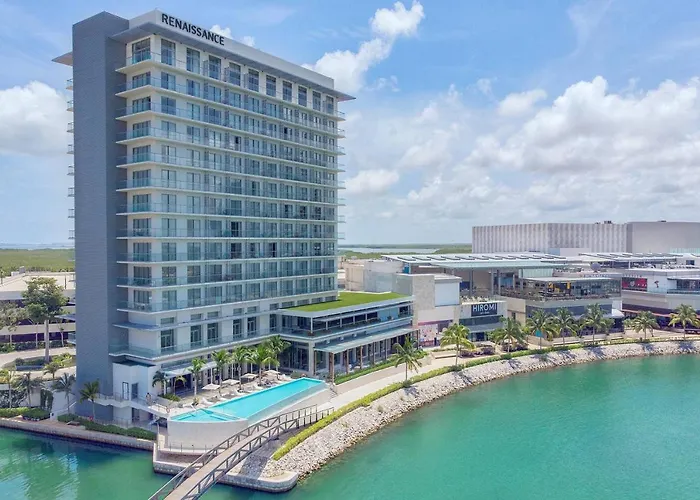 5 star hotel: Renaissance Cancun Resort & Marina