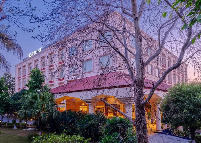 Luxury hotel only: Fortune Park, Katra - Member Itc Hotels' Group