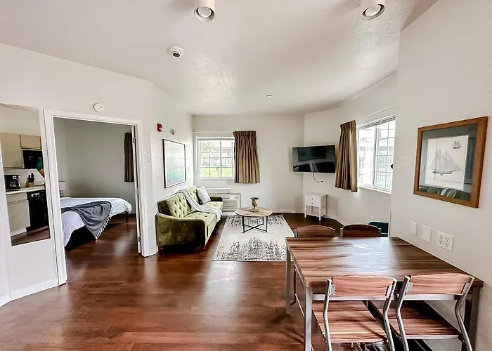 Vacation rental: Sleepover 1Bd 1Ba Downtown Wichita Apartments