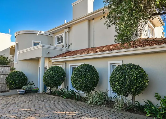 Guest house: Kings Beach Cottages