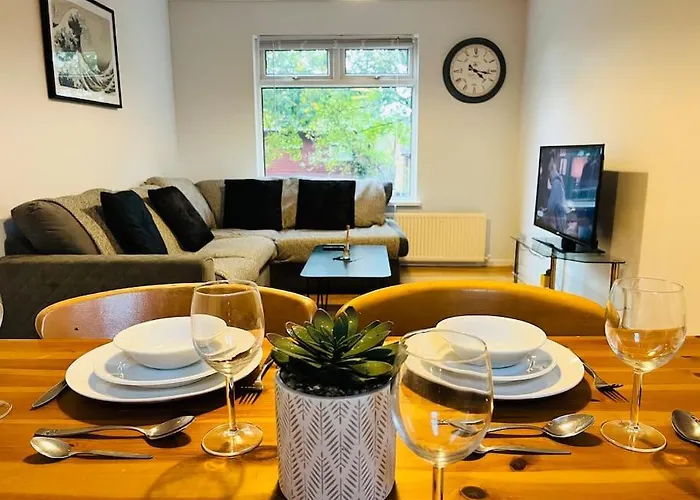 Family Home In Residential Neighbourhood