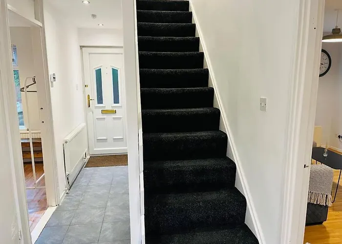 Family Home In Residential Neighbourhood