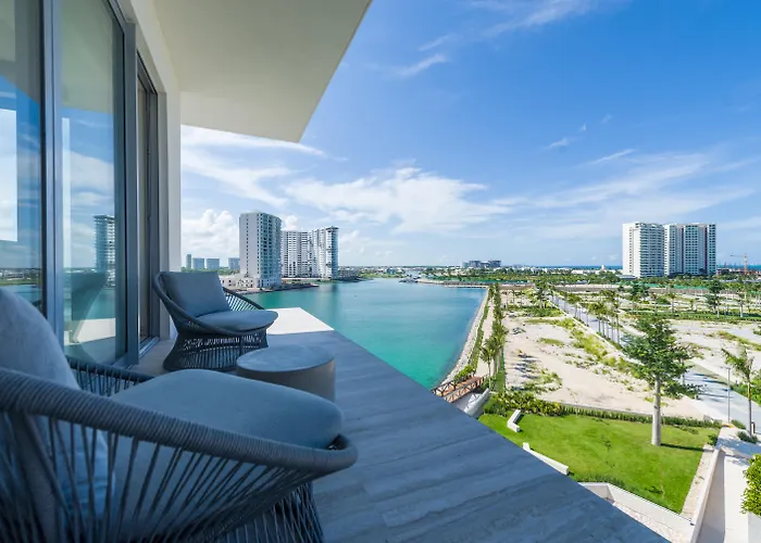 5 star hotel: Renaissance Cancun Resort & Marina