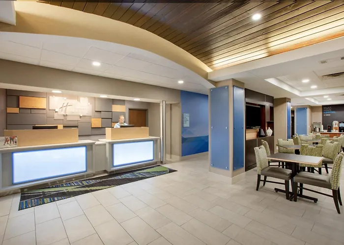 Holiday Inn Express Hotel & Suites Columbus By Ihg