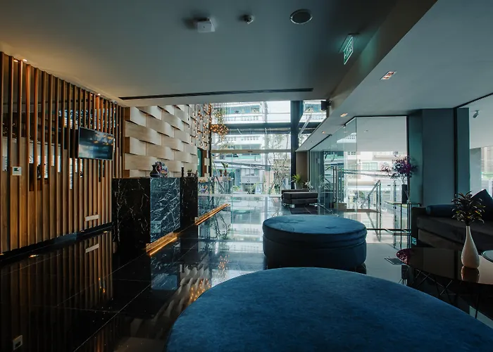 Rak Elegant Patong
