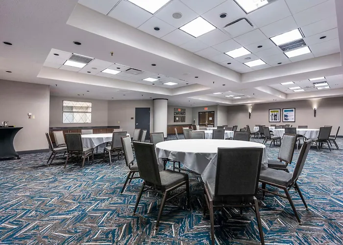 Embassy Suites By Hilton Indianapolis Downtown