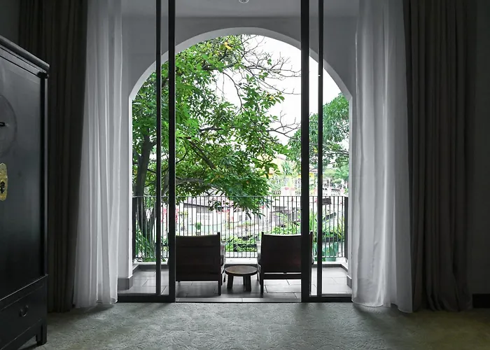 1825 Gallery Hotel