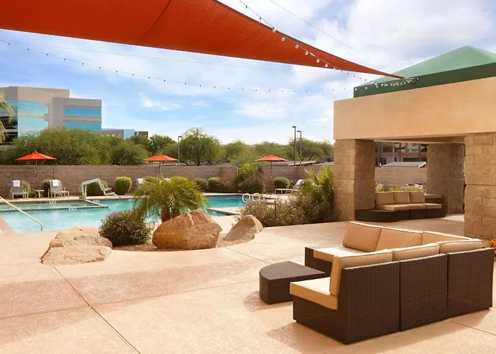 3 star hotel: Radisson Hotel Phoenix Airport