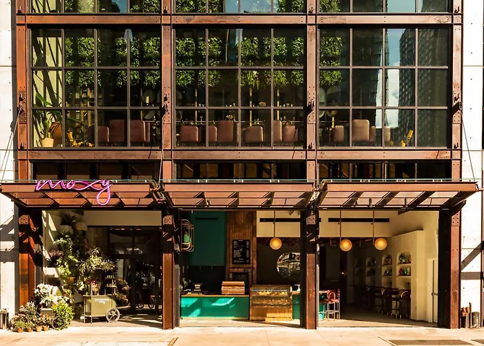 Hotel near College: Moxy Nyc Chelsea