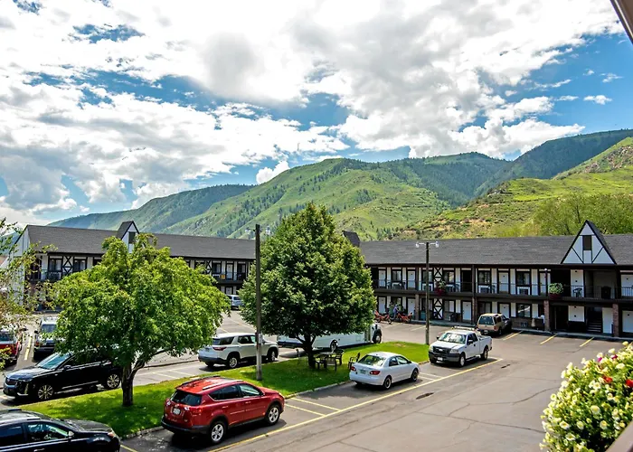 Silver Spruce Inn