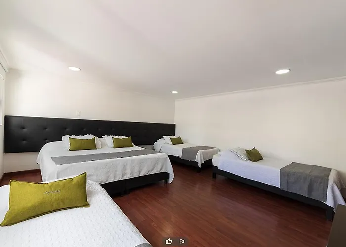 Cheap hotel: Hotel Embassy Star