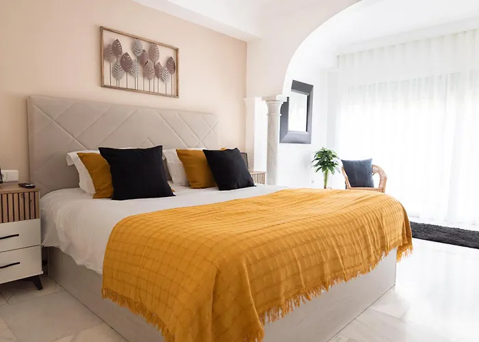 Hotel cerca del colegio: Magna Marbella