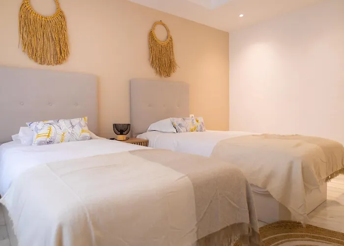 Hotel cerca del colegio: Magna Marbella
