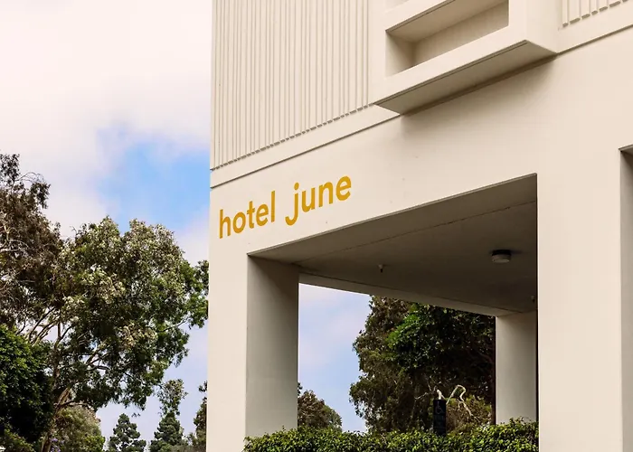 Airport Hotel: Hotel June West La, A Member Of Design Hotels