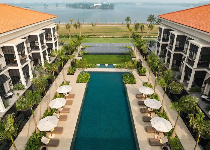 5 star hotel: Taj Taal Kutir