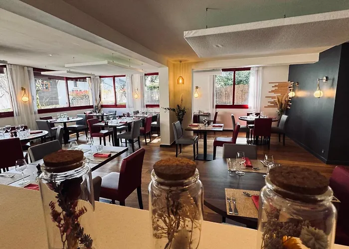 Hôtel accueillant les animaux: Logis Hôtel La Terrasse Fleurie