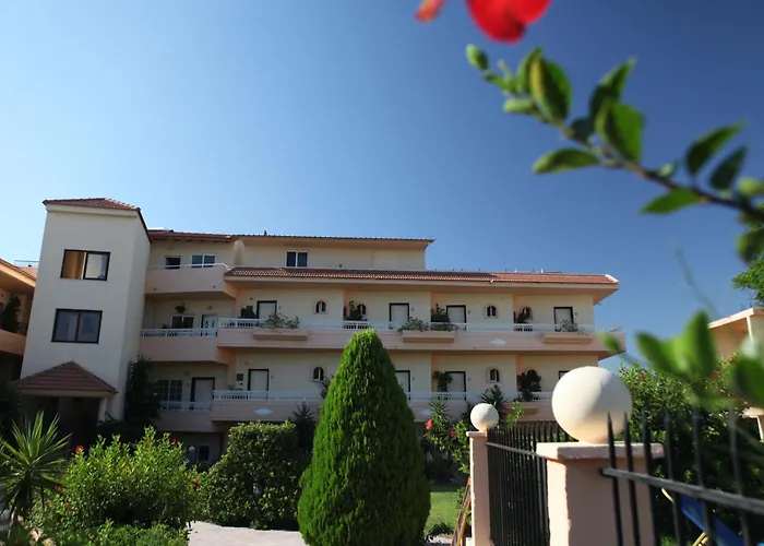 Lyristis Dinos Studios & Apartments