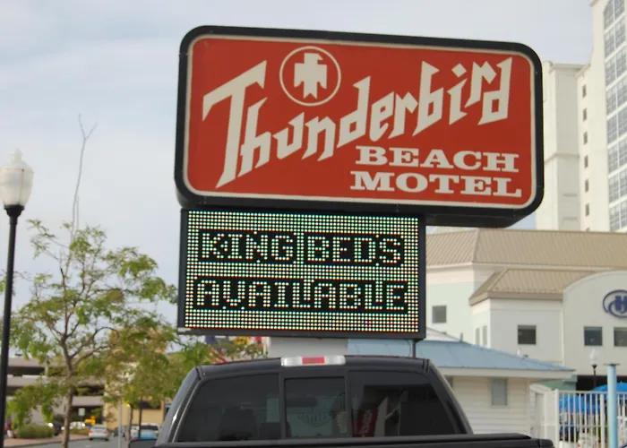 Cheap hotel: Thunderbird Beach Motel